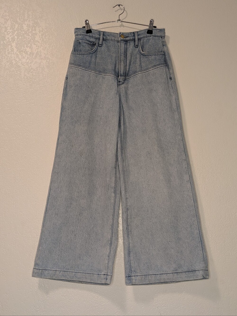Triarchy High Rise Wide Leg Gaucho Jeans - Light Wash - Size 28